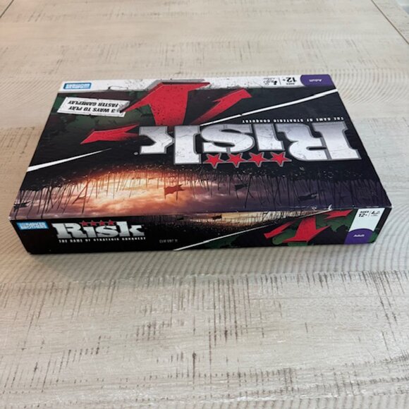 Parker Brothers Risk (Revised Edition) 2008 - Picture 10 of 12